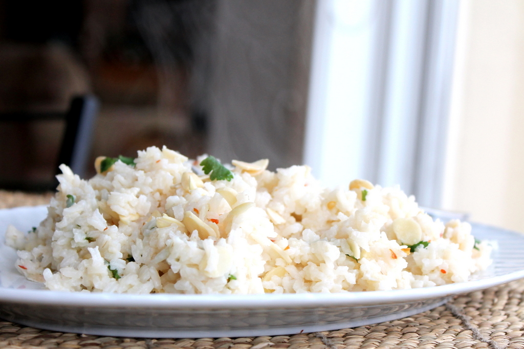 The perfect side dish for an asian meal: Spicy Coconut Rice with Almonds