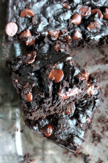 Chocolate chip fudge brownies