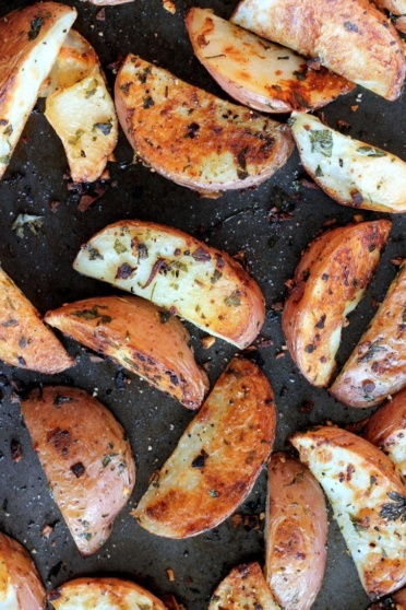 garlic roasted red potato wedges