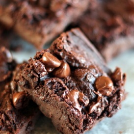 Healthy Flourless Black Bean Avocado Brownies