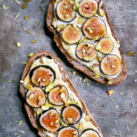 breakfast toast with ricotta and figs