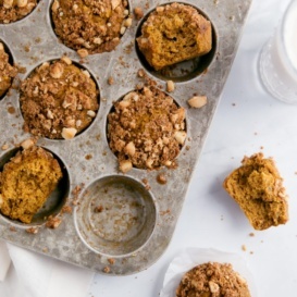 pumpkin banana muffins with crumble on top
