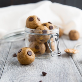 peanut butter protein balls