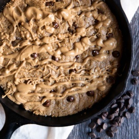 peanut butter chocolate chip skillet