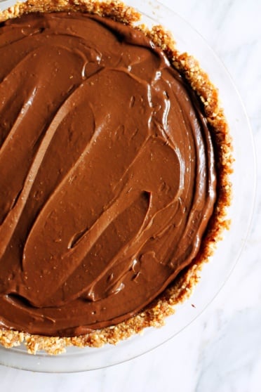 vegan chocolate avocado pudding pie