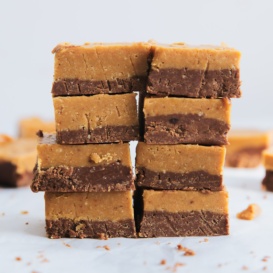 peanut butter freezer fudge in a stack