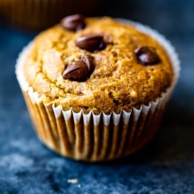 healthy pumpkin muffin with chocolate chips