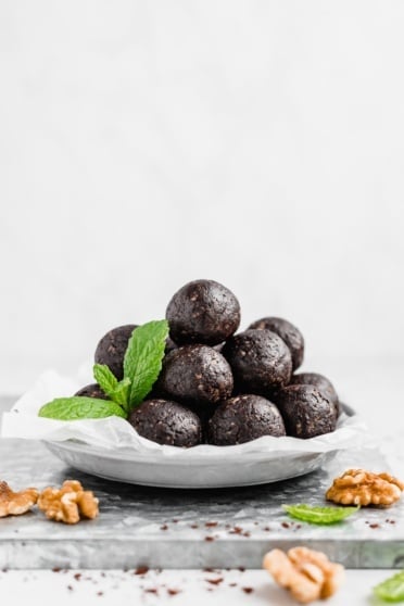 mint brownie energy bites on a plate