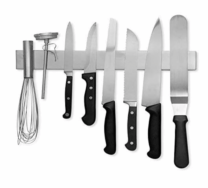 magnetic knife bar with knives attached