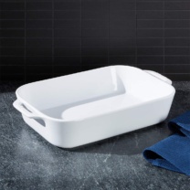 white rectangular baking dish