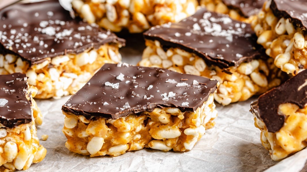 Healthy Peanut Butter Rice Krispie Treats (vegan & gluten-free!) Healthy Peanut Butter Rice Krispie Treats (vegan & gluten-free!)