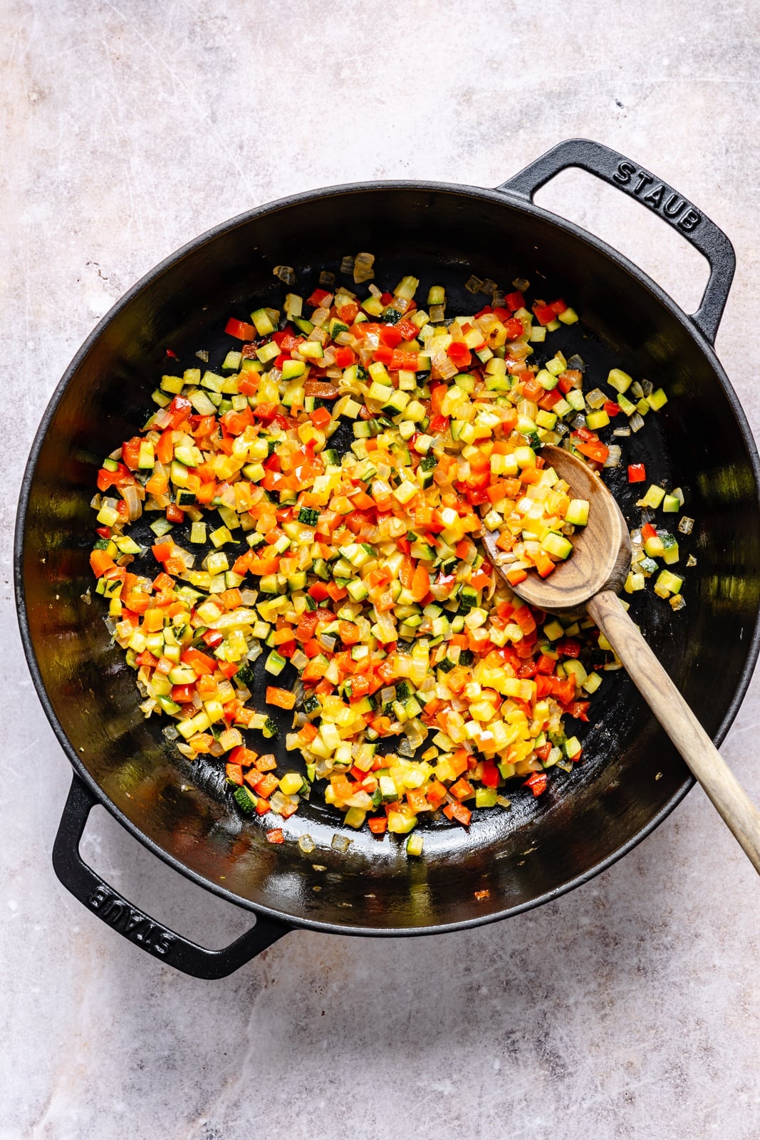 Easy, protein-packed sloppy joe bowls with spiced sweet potatoes, a sneaky rainbow of veggies, and delicious, savory toppings. Fuel your weekday with these nourishing meal prep bowls, and scoop them up with chips for a yummy crunch! cooking vegetables to make sloppy joe bowls