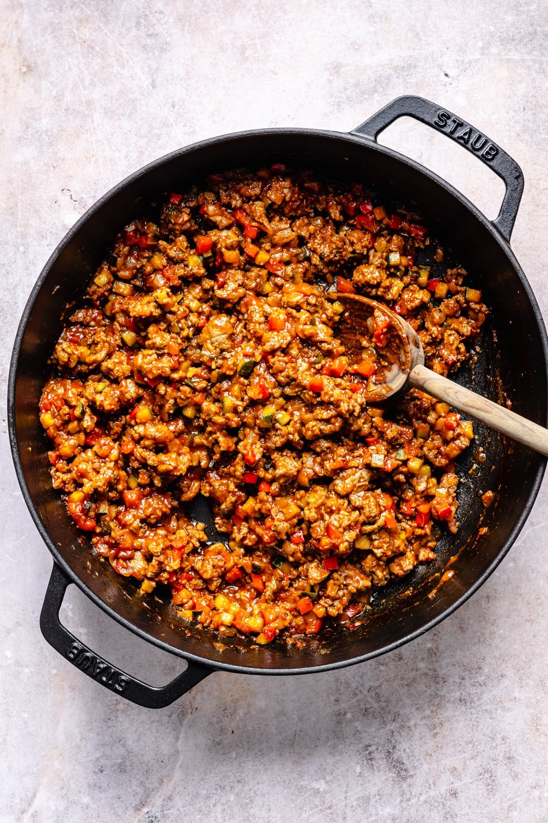 Easy, protein-packed sloppy joe bowls with spiced sweet potatoes, a sneaky rainbow of veggies, and delicious, savory toppings. Fuel your weekday with these nourishing meal prep bowls, and scoop them up with chips for a yummy crunch! cooking meat for sloppy joe bowls